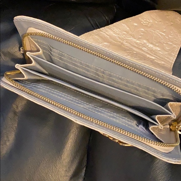 The Gaspy wallet is beautiful! Are you going? - Picture 5 of 8